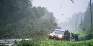 Le puissant ouragan Idalia touche la Floride