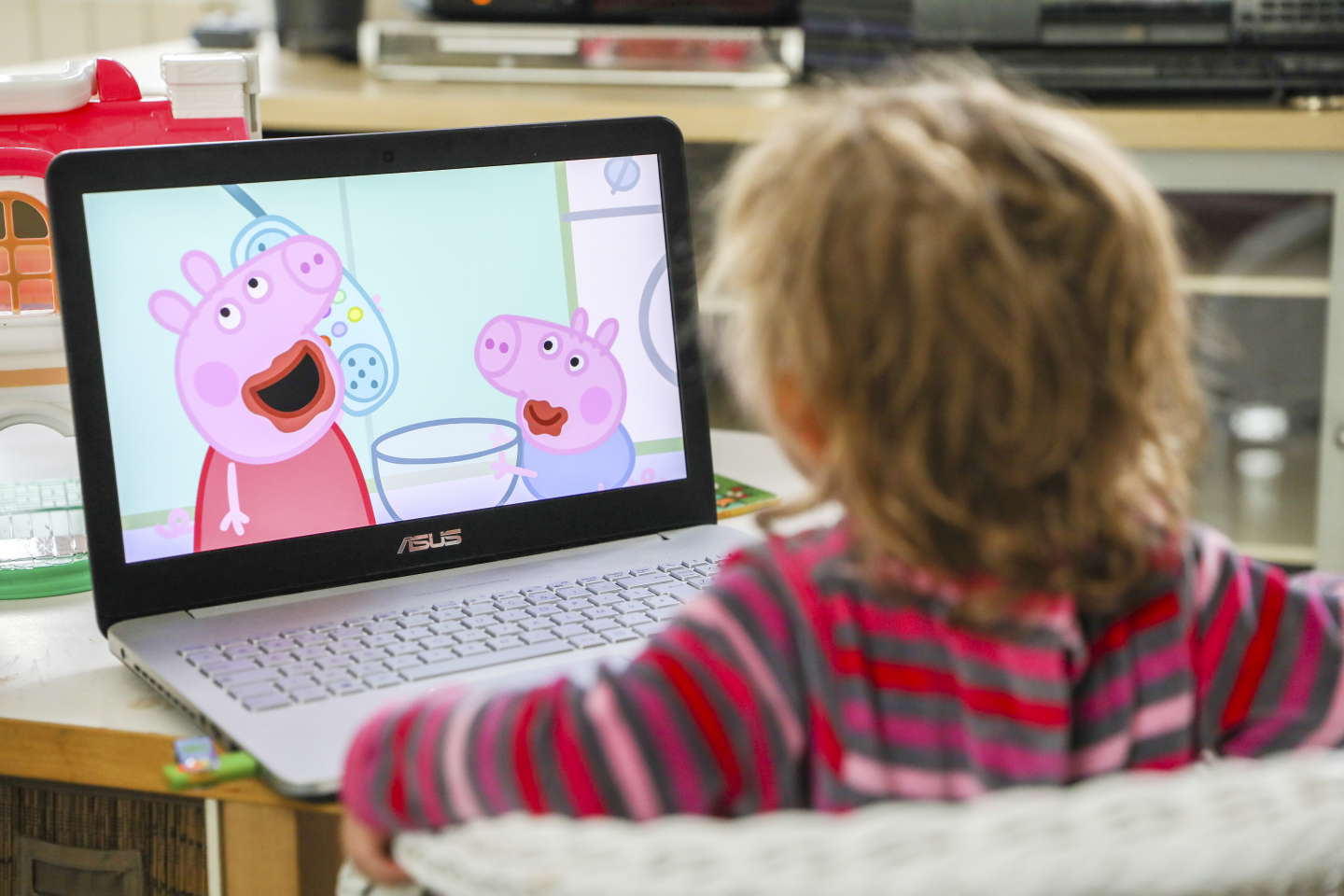 Impact des écrans sur le développement de l’enfant : une étude française relance le débat