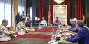 Séisme au Maroc : la réponse des autorités suspendue au roi Mohammed VI