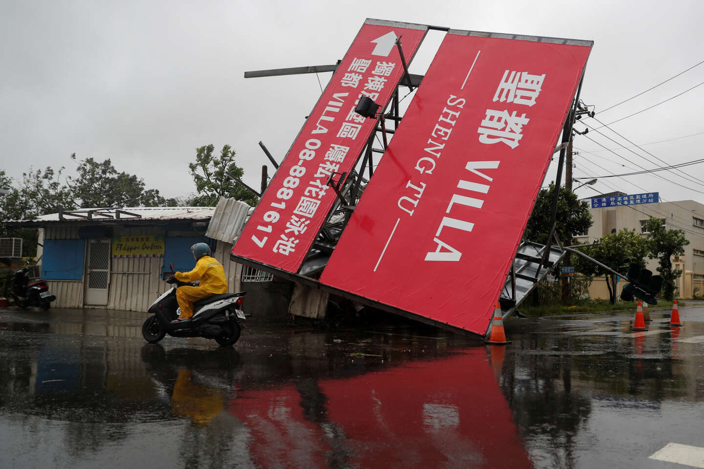 Taïwan : les vents record du typhon Koinu ont fait un mort et près de 300 blessés