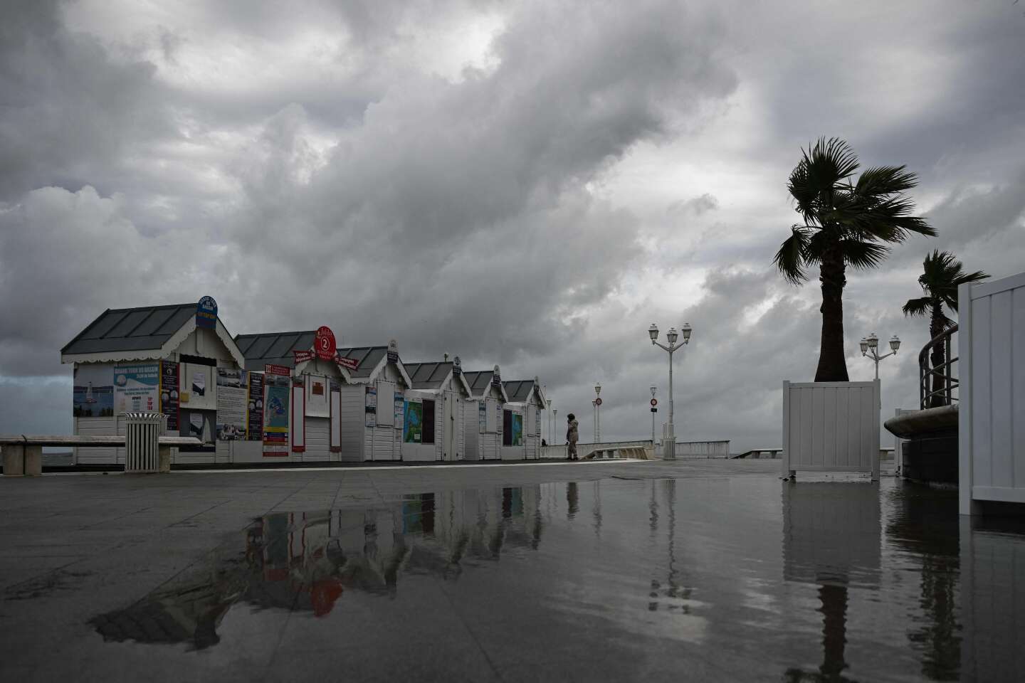 Tempête Ciaran : les côtes de l’Atlantique et de la Manche se préparent à de fortes pluies et des vents pouvant atteindre 170 km/h