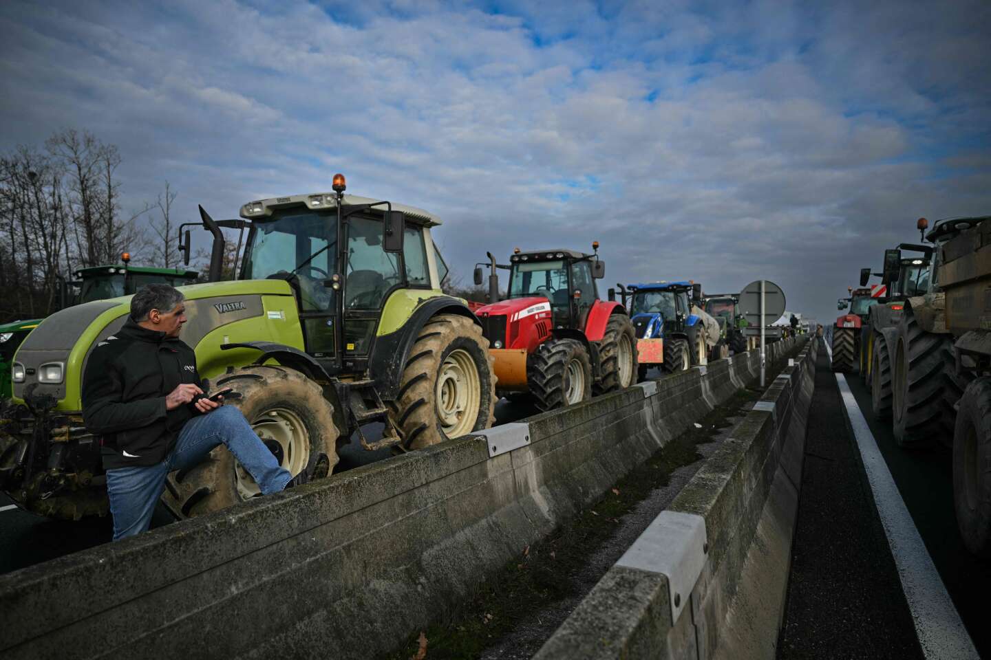Colère des agriculteurs : la droite cherche à être audible au milieu du « match entre Bardella et le gouvernement »