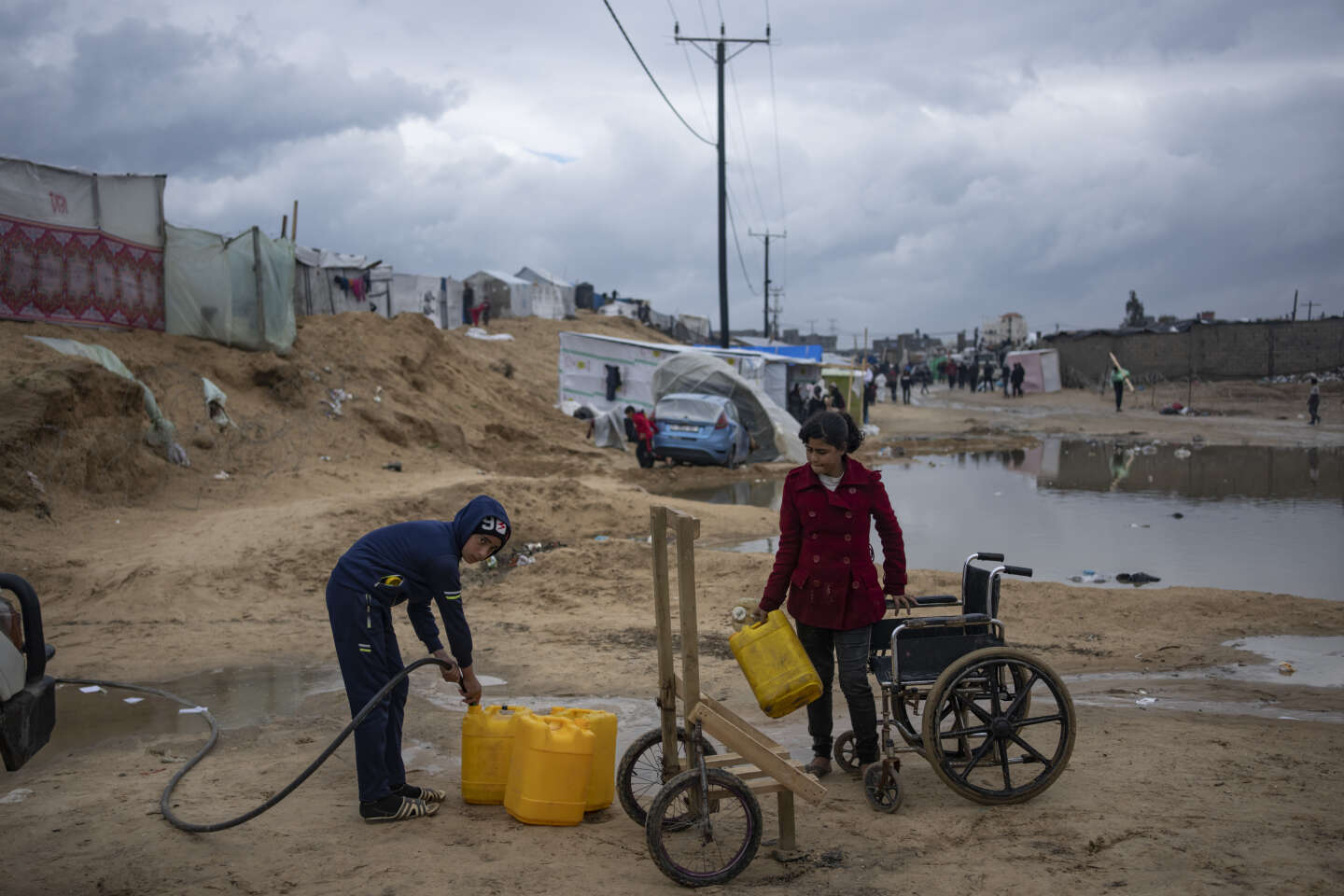 Sols pollués, armes au phosphore, eau contaminée : à Gaza, la crise sanitaire pourrait être plus meurtrière que les bombes