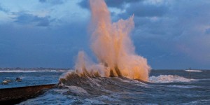 Le Finistère placé en vigilance orange pour vagues et submersion ; trois départements supplémentaires mardi
