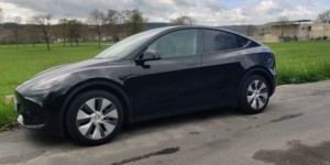 Virée en Tesla Model S à travers le Périgord