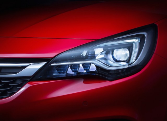 Opel démocratise l’éclairage intelligent