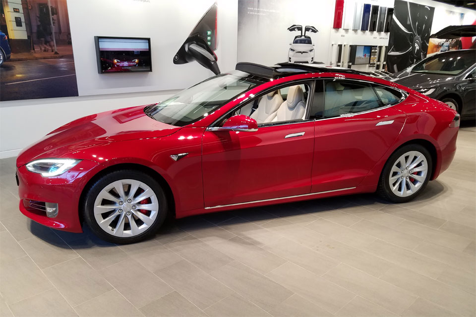 La Tesla model 3 et ses accessoires arrivent sur le marché français