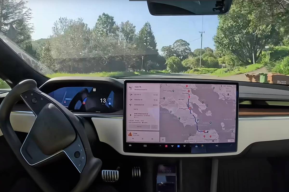 Cette vidéo incroyable montre à quel point Tesla à de l’avance sur la conduite autonome