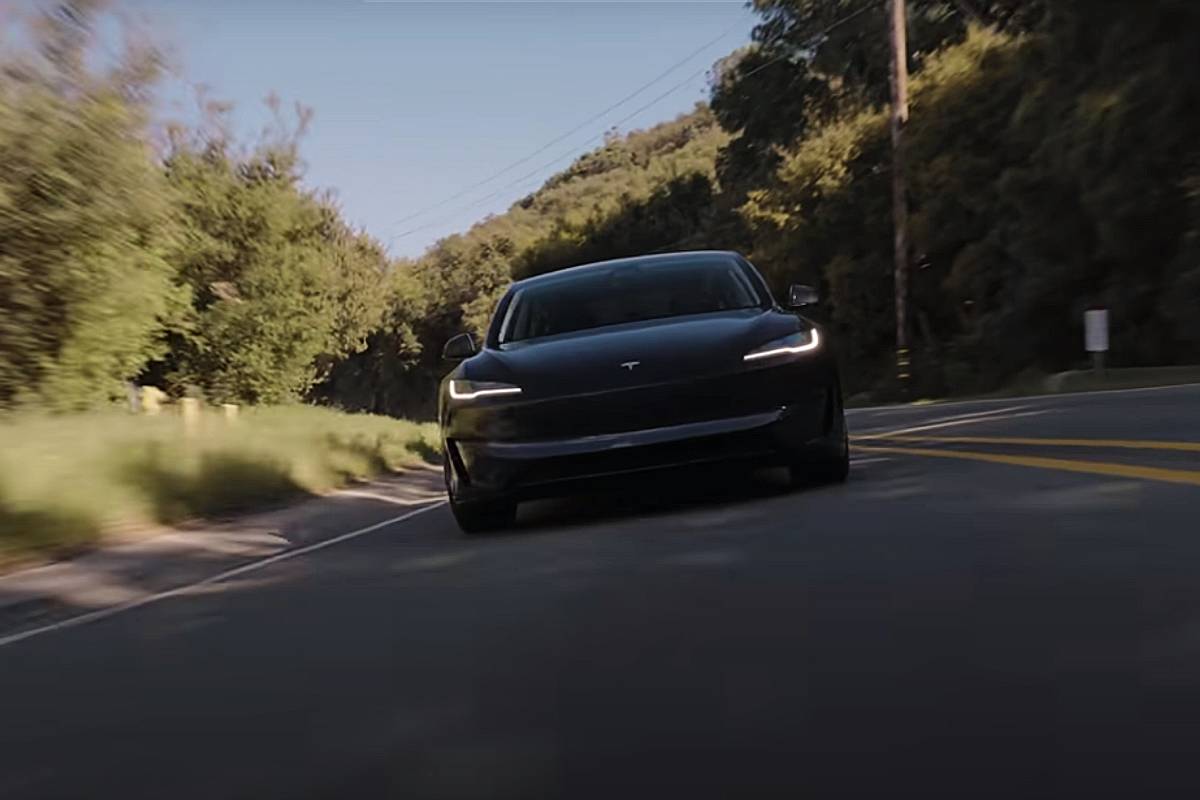 La Tesla Model 3 Performance : est impossible à faire déraper ! Même ce pilote n’y arrive pas