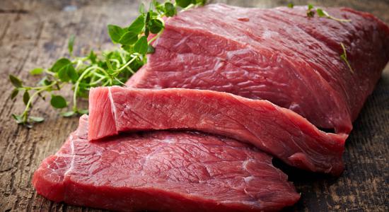 Un sucre présent dans la viande rouge favorise le développement du cancer