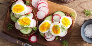 Manger des œufs durs accenturait les bienfaits des légumes