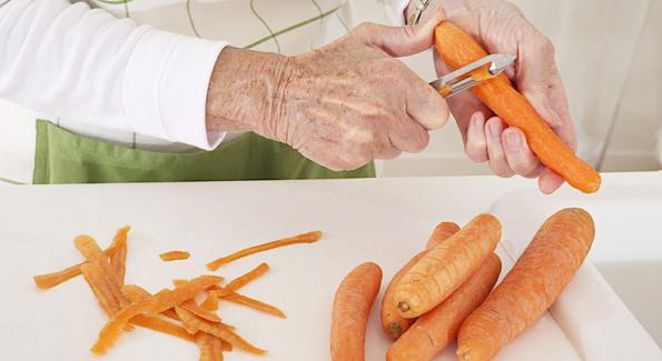 Une nouvelle étude affirme que les carottes souffrent quand on les épluche
