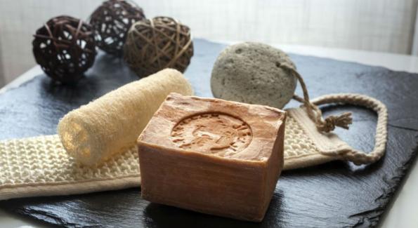 7 astuces beauté du savon noir, cosmétique naturel d’exception