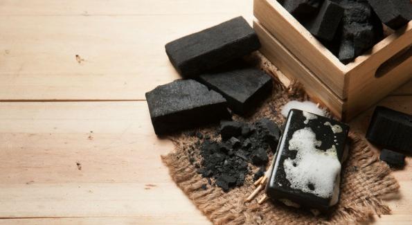 Cure detox: 4 bienfaits du charbon végétal