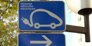 Le marché des voitures électriques et hybrides recule