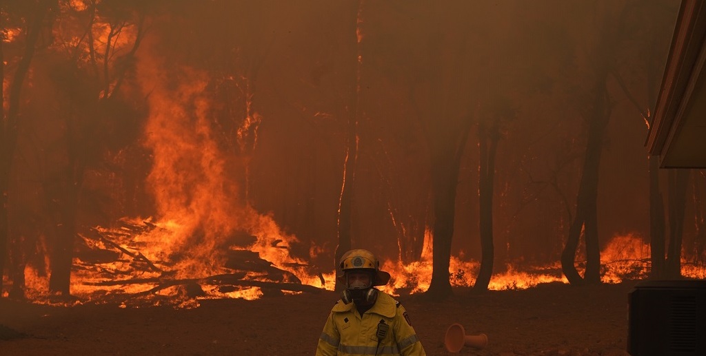 Australie : feu contenu près de Perth, ville confinée à cause du coronavirus