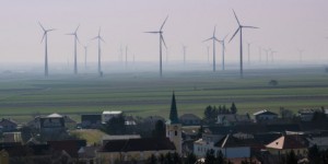 La distance d'éloignement entre éoliennes et habitations serait un faux problème