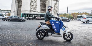 Les scooters électriques partagés fêtent leur premier anniversaire dans la capitale