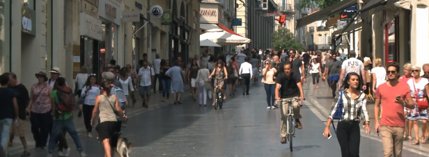 [VIDEO] Visiter sans sa voiture : la piétonnisation des centres ville fait des adeptes