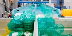 Interdiction des plastiques : l'inquiétude monte chez les producteurs européens