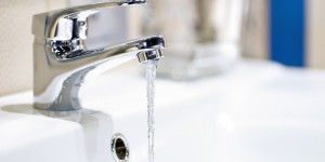 Le projet de loi proximité et engagement pérennise le cadre de l'expérimentation tarification sociale de l'eau