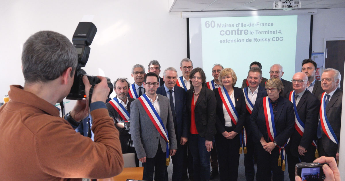 [VIDEO] Extension de l'aéroport de Roissy : 60 maires franciliens demandent l'abandon du projet