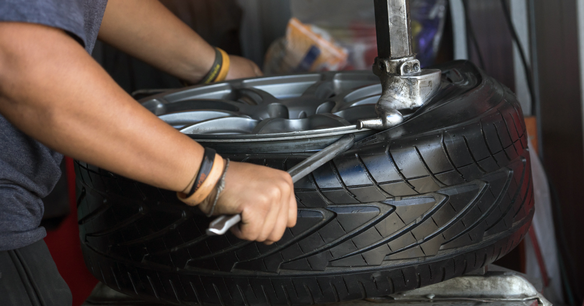 L'État encourage les acteurs de la commande publique à acheter des pneus rechapés