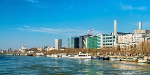 Rejets de béton dans la Seine : la mairie de Paris va saisir le parquet contre Lafarge