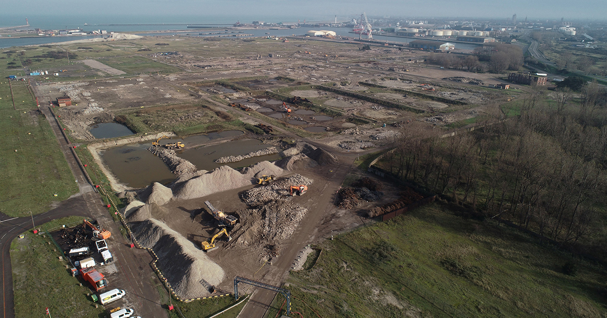 Ancienne raffinerie de Dunkerque : la dépollution du site s'accélère