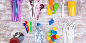 Plastique : la Commission européenne précise le périmètre des produits interdits à partir de juillet 2021
