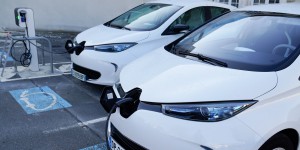 Véhicules électriques : Renault se structure