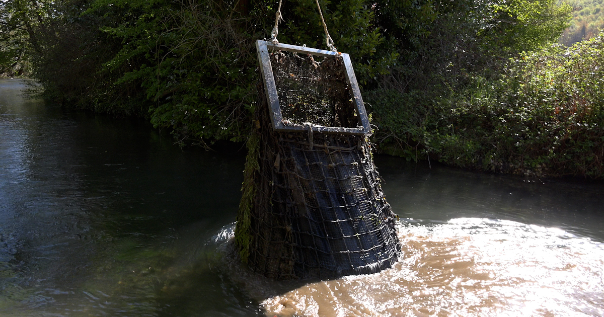 [VIDEO] Des filets pour capter les déchets des réseaux d'eaux pluviales