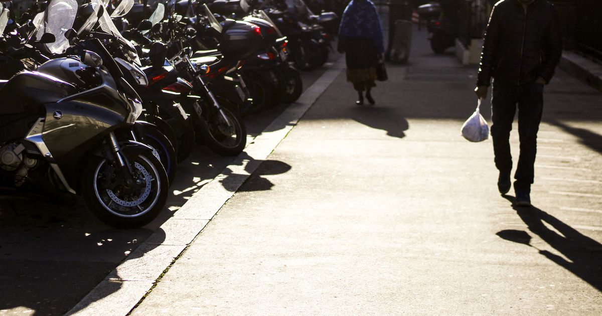 A Paris, scooters et motos devront payer le stationnement dès l’an prochain
