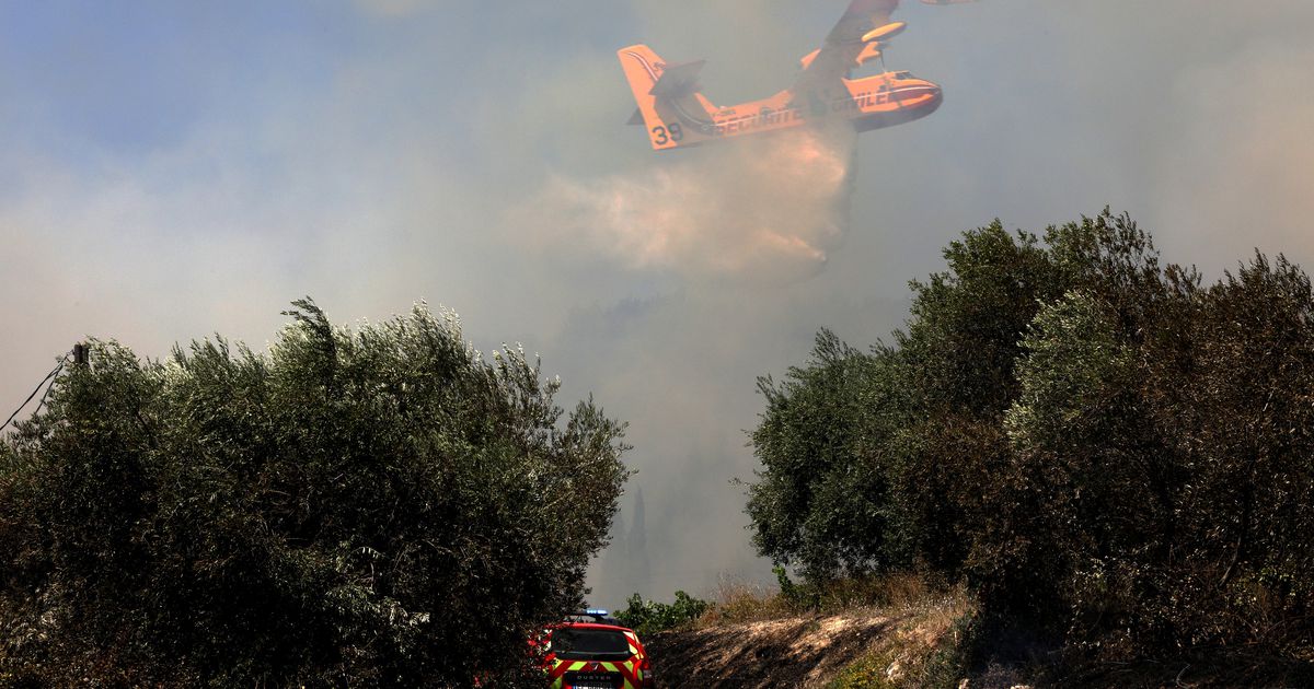 Reprise de feu dans le Vaucluse, des centaines de pompiers encore mobilisés