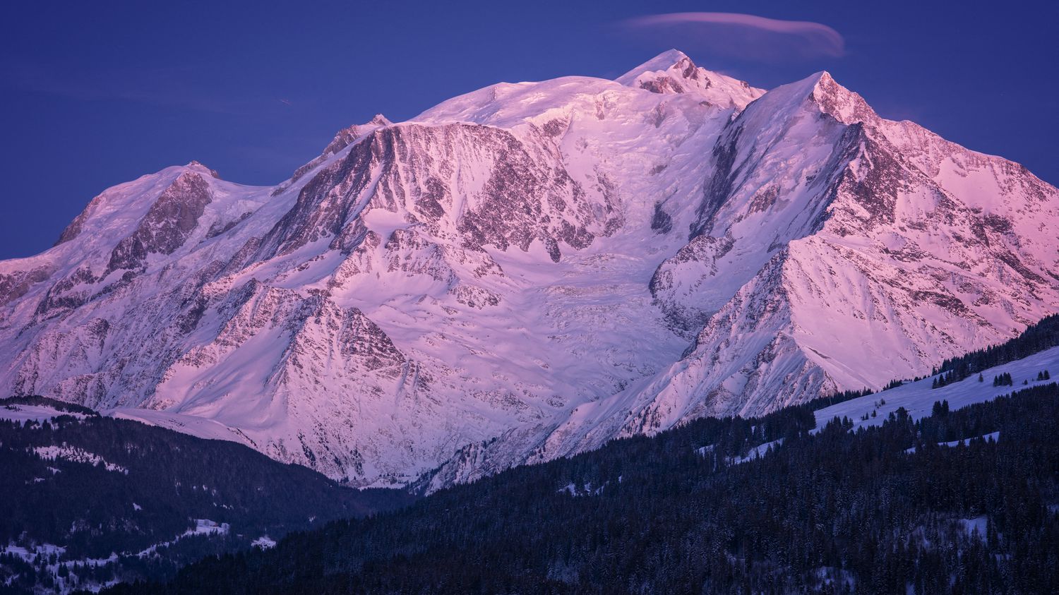 Trois choses à savoir sur l'altitude du Mont-Blanc, qui a perdu plus de trois mètres depuis 2010