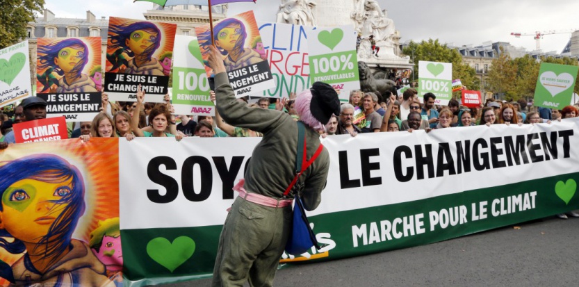 Réchauffement climatique : des milliers de manifestants à Paris