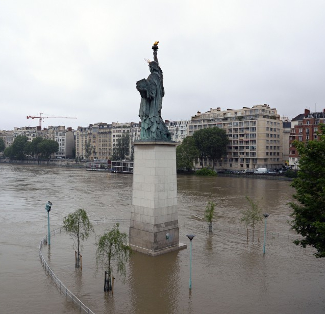 Crue de la Seine : le pic de 6,20 mètres pourrait être franchi à Paris