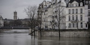La Seine atteint son pic à Paris, une lente décrue s'annonce