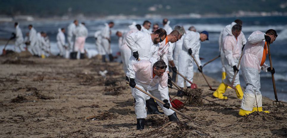 Boulettes de pétrole sur les plages du Var : 'Au moins une quinzaine de jours' pour nettoyer