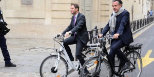 Repose-pieds en bord de chaussée, pistes cyclables, feux décalés… Le gouvernement dévoile un plan vélo à 2 milliards d’euros