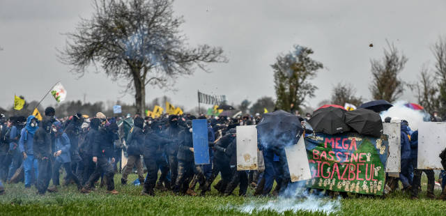 Sainte-Soline : cinq manifestants interpellés trois mois après la manifestation contre les mégabassines