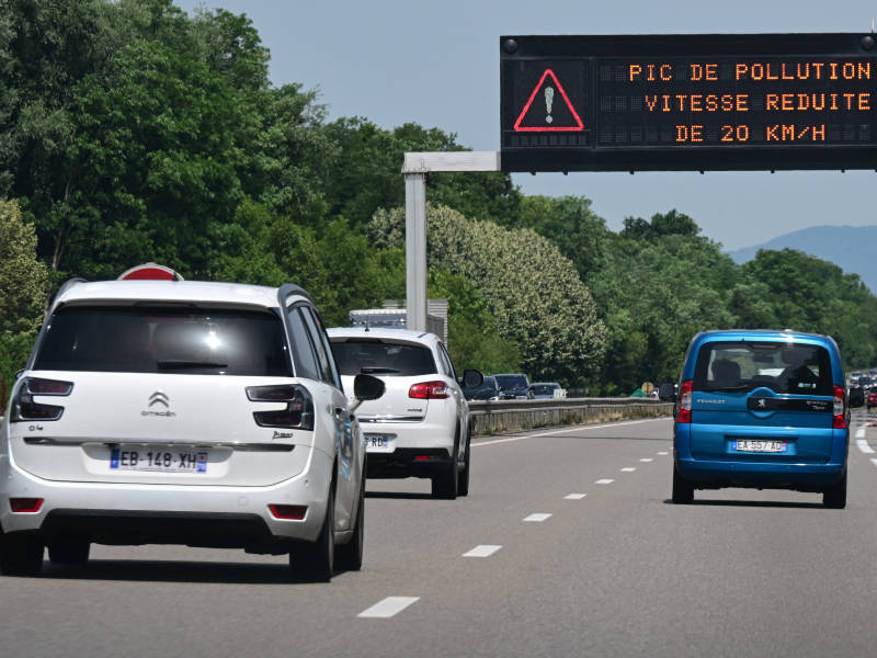 Vitesse réduite en Île-de-France ce vendredi à cause d’un pic de pollution à l’ozone
