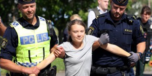 Greta Thunberg de nouveau arrêtée par la police lors d’une manifestation, quelques heures après son procès