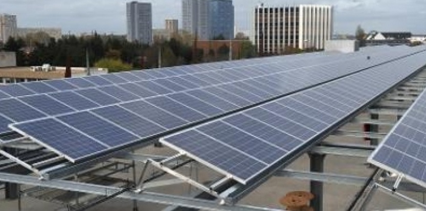 Panneaux solaires: l'UE impose des mesures anti-dumping