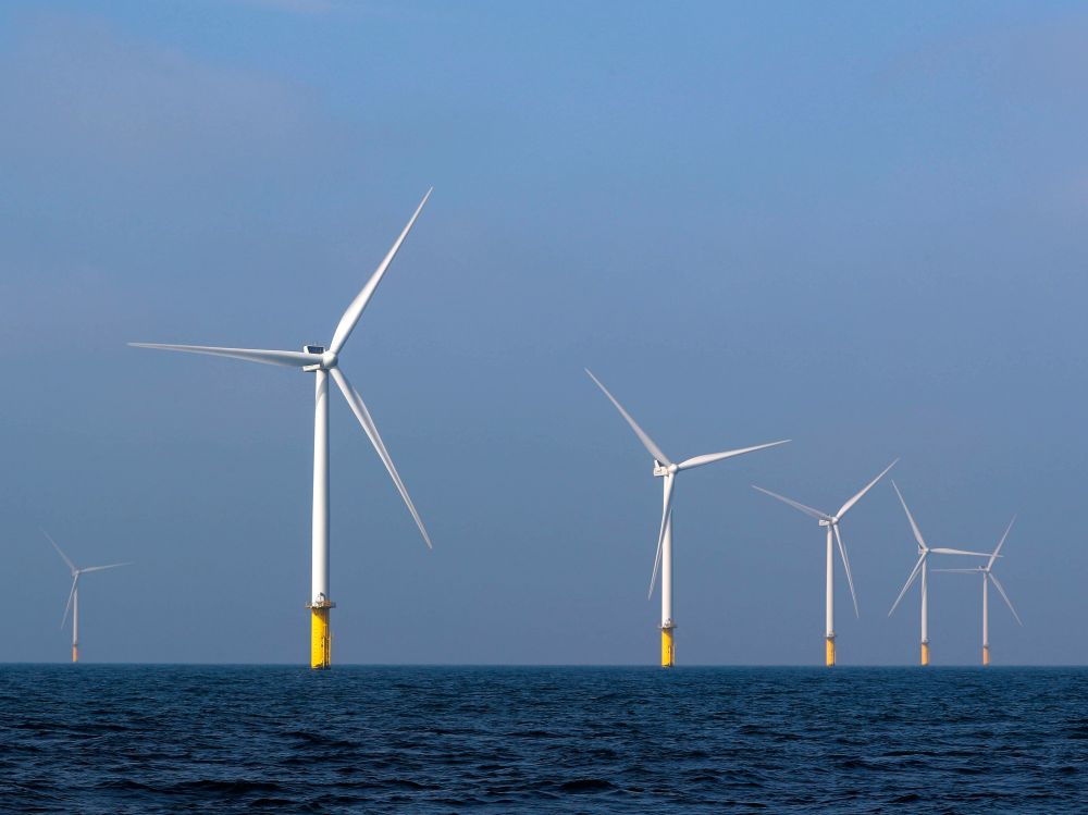 Emmanuel Macron inaugure le premier parc éolien éolien en mer
