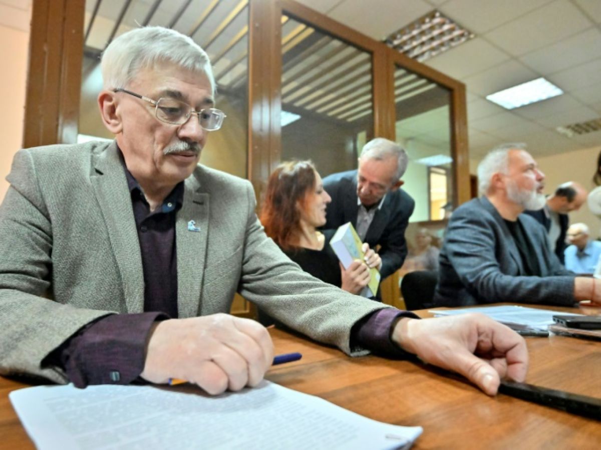 Russie : un responsable de Memorial, condamné, dénonce l'offensive en Ukraine