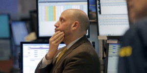Wall Street ouvre en hausse en attendant les 'minutes' de la Fed