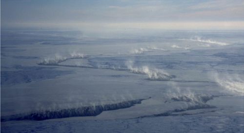 Quand la banquise craquelle, l'Arctique se pollue au mercure