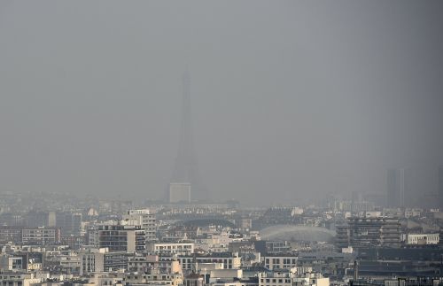 En bref : la pollution de l'air à Paris et à Lyon reste élevée