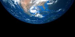 Les continents renforcent certains cyclones
